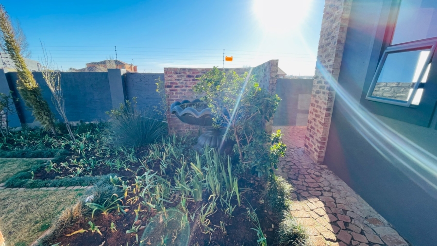 3 Bedroom Property for Sale in Grimbeeck Park North West